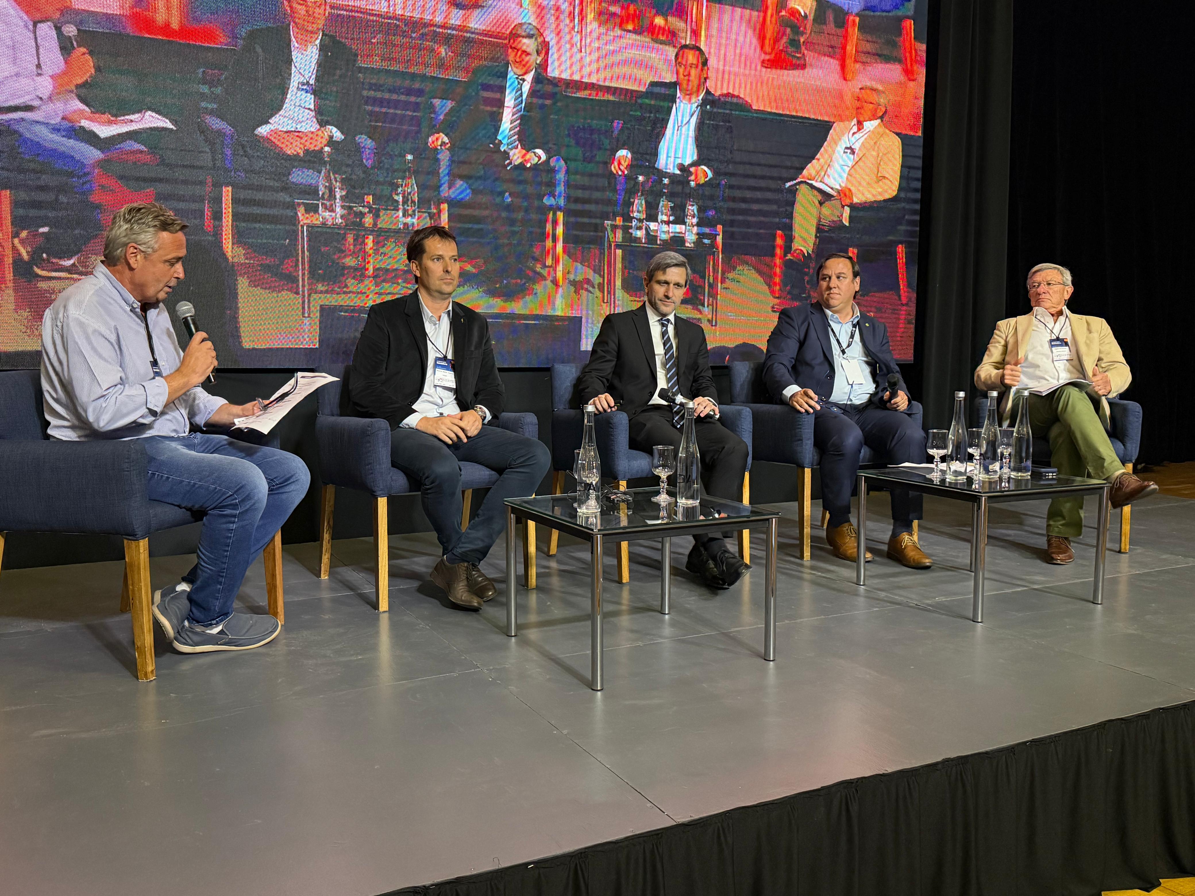 CARSFE expuso su visión en el Congreso Federal Ganadero